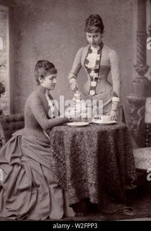 Charlotte, regina di Württemberg con Hilda, Granduchessa di Baden. Foto Stock