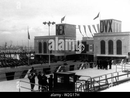 Eva Braun Collection (album 5) - porto di Napoli a Napoli Italia ca. fine del 1930 o all'inizio del 1940 Foto Stock