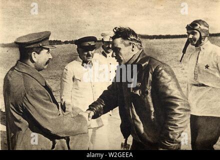 Chkalov, Stalin e Belyakov. Agosto 10, 1936. Foto Stock