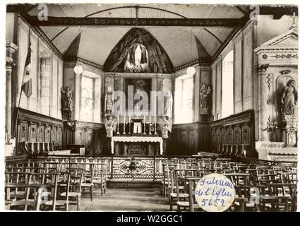 Choeur de l'église Saint Tugdual avant le concile Vaticano II. Foto Stock