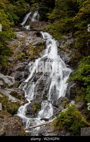 Fiocco cade, montare gli aspiranti il Parco Nazionale di South Island, in Nuova Zelanda Foto Stock