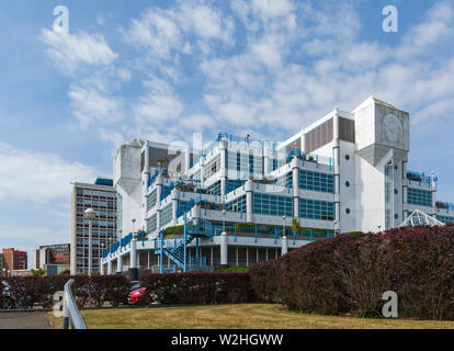 "Torta di Nozze' edificio a 100 Holdenhurst Road, Bournemouth uffici che è stata utilizzata da Unisys, Deutsche Bank, Mccarthy & stone, Abbazia Vita, pro capite Foto Stock