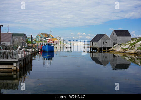 Barche ormeggiate in Peggy's Cove, Nova Scotia Foto Stock