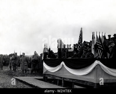 Presidente Woodrow Wilson offrendo indirizzo di Natale ai soldati del A.E.F. Langres, Haute Marne, Francia ca. 12/25/1918 Foto Stock