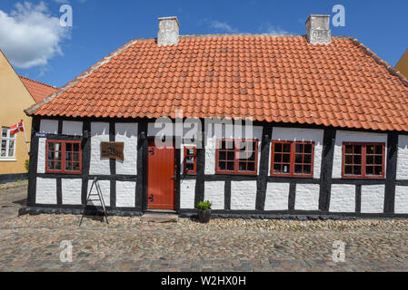 Ebeltoft, Danimarca - 22 Giugno 2019: il tradizionale villaggio storico di Ebeltoft su Jutland in Danimarca Foto Stock