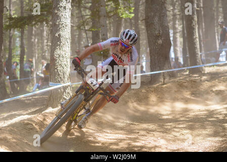 VALLNORD, Andorra - 7 Luglio 2019: I ciclisti in MERCEDES-BENZ UCI MTB WORLD CUP 2019 - XCO Vallnord, Andorra del luglio 2019 Foto Stock