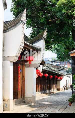 Fuzhou,provincia del Fujian,Cina-06 MAR 2019: il celebre storico e culturale Sanfang Qixiang (tre corsie e sette Vicoli) a Fuzhou Foto Stock