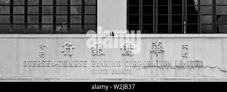 Singapore, Singapore - 20 novembre 2011: facciata dell'ex vecchi uffici abbandonati del sud del ramo di oltremare chinese banking corporation ltd ocbc o Foto Stock