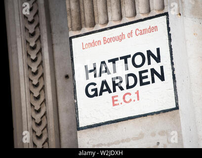 Dipinto di strada segno Hatton Garden Londra CE1 Foto Stock