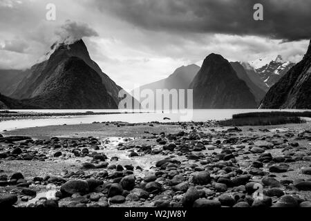 Milford Sound, Parco Nazionale di Fiordland, Isola del Sud, Nuova Zelanda Foto Stock