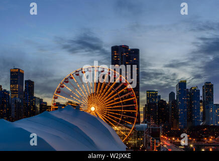 Ruota panoramica Ferris a Navy Pier di Chicago Foto Stock