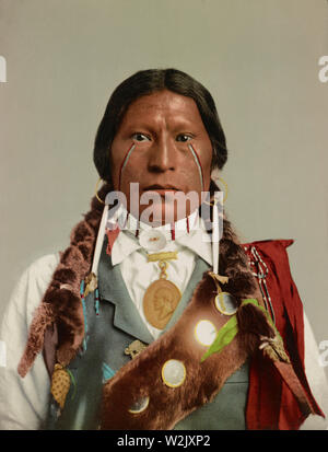 Apache Chief Garfield, testa e spalle ritratto, Detroit Photographic Company, 1899 Foto Stock