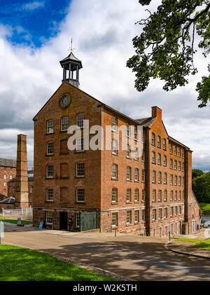 Vista del centro storico di conserve di Stanley Mills ex Cotton Mills nella factory di Stanley, Perthshire, Scotland, Regno Unito Foto Stock