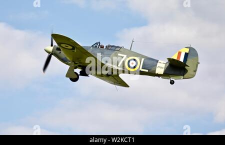 1941Hawker Hurricane Mare 1B airborne a Shuttleworth Airshow militare il 7 Luglio 2019 Foto Stock