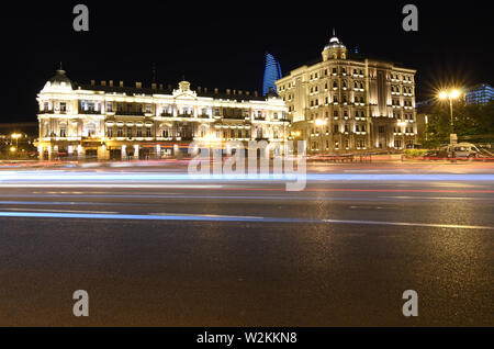 Neftchilar Avenue. Edificio di Heydar Aliyev Foundation. SOCAR edificio. Area Azneft. Baku.Azerbaigian. Foto Stock