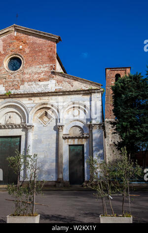 Chiesa di San Michele degli Scalzi si trova in Piazza San Michele degli Scalzi nella parte orientale di Pisa costruita su 1178 Foto Stock