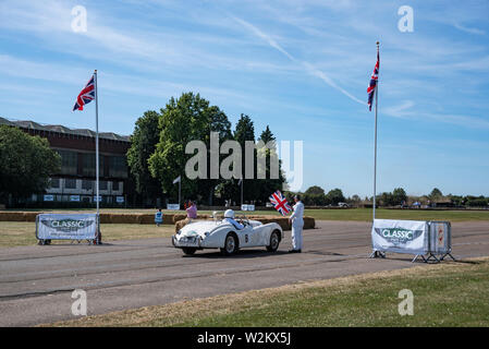 Un degli anni cinquanta la Jaguar XK120 linee Roadster fino per la sua mostra giro, Volano Festival 2018 Foto Stock