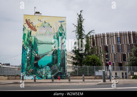 Il Musée Urbain Tony Garnier, pitture murali dipinte negli anni ottanta è un museo a cielo aperto che rende omaggio alle opere di Tony Garnier nell'indus utopica Foto Stock