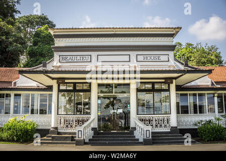 Singapore - Settembre 30, 2018: Beaulieu House, costruita nel 1910s, si trova a Sembawang Park a Singapore, si affaccia sullo Stretto di Johor. Foto Stock