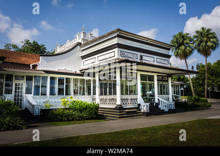 Singapore - Settembre 30, 2018: Beaulieu House, costruita nel 1910s, si trova a Sembawang Park a Singapore, si affaccia sullo Stretto di Johor. Foto Stock