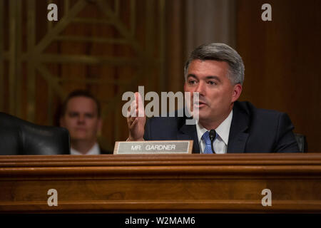 Washington DC, Stati Uniti d'America. 09 Luglio, 2019. Stati Uniti il senatore Cory Gardner (Repubblicano del Colorado) parla di analista di dati e ingegnere aerospaziale Ricercatore presso la NASA il dott. Christine Darden, Presidente e Chief Executive Officer della coalizione per Deep Space Exploration Dott.ssa Maria Lynne Dittmar, autore di Rocket Boys di Homer Hickam, Direttore di volo di Apollo 11 Gene Kranz e Presidente del volo spaziale commerciale russa Eric Stallmer durante un sottocomitato sull'aviazione e spazio udienza del Campidoglio di Washington, DC, Stati Uniti il 9 luglio 2019. Credito: Stefani Reynolds/CNP /MediaPunch Credito: MediaP Foto Stock