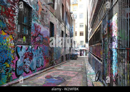 Famoso graffiti, arte suburbana a Melbourne, Victoria, Australia. Hosier Lane Foto Stock