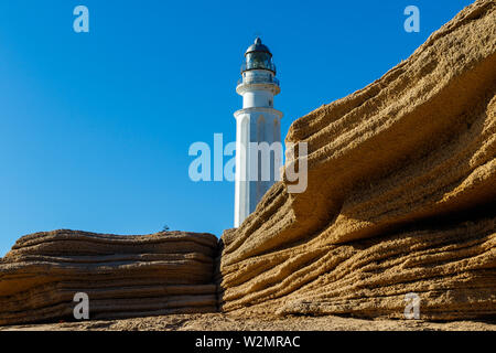 Faro di Trafalgar Spiaggia Cadice, uno il sito della storica battaglia e ora un posto per rilassarsi Foto Stock