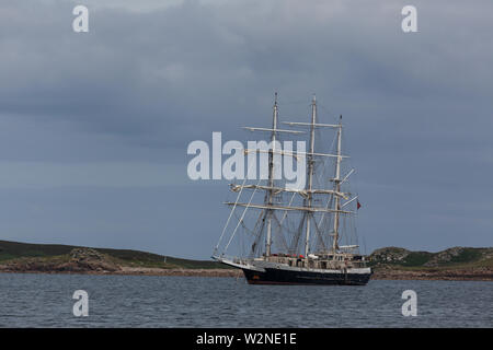 STS Lord Nelson naviga tra Falmouth e le isole di Scilly Foto Stock
