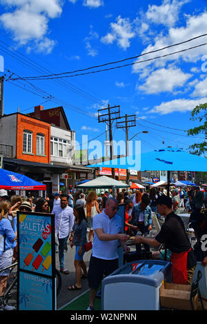 Scena dalla zona pedonale di Kensington area di mercato di Toronto, Canada Foto Stock