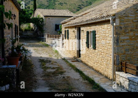 Corfù PALIÀ PERITHIA molto un vecchio villaggio in rovina in alto sulle colline di una attrazione turistica vicino a Kassiopi Foto Stock