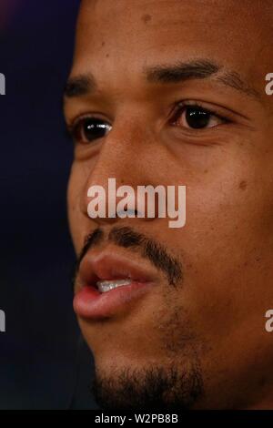 Madrid, Spagna. 10 Luglio, 2002. Presentazione del NUOVO REAL MADRID PLAYER MILITAO AL SANTIAGO BERNABEU STADIUMM Mercoledì, 10 luglio 2019 Credit: CORDON PREMERE/Alamy Live News Foto Stock