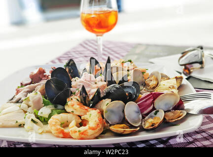 Frutti di mare gusci di cozze come antipasto freddo Foto Stock