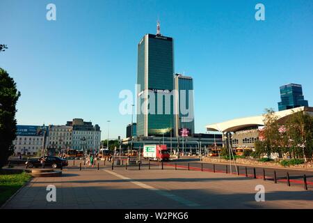 Edifici Skyrise in moderno Varsavia Foto Stock