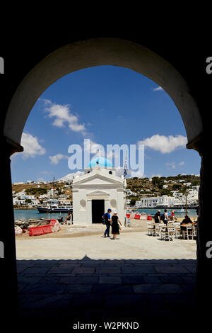 Mykonos, Mikonos isola greca, parte delle cicladi grecia. landmark Agios Nikolaos chiesa piccola chiesa in porto Foto Stock