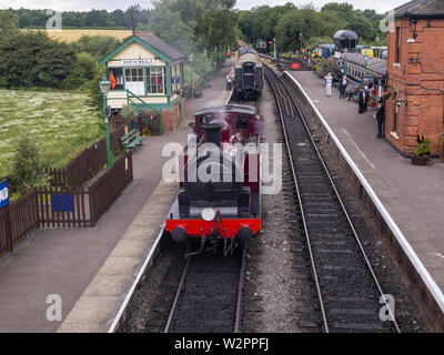 Stazione ferroviaria Metrpolitan n. 1 CLASSE E 0-4-2 locomotiva del serbatoio a North Weald stazione a Epping e Ongar railway Foto Stock