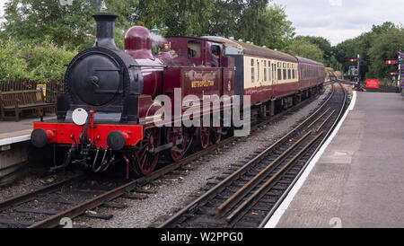 Stazione ferroviaria Metrpolitan n. 1 CLASSE E 0-4-2 locomotiva del serbatoio a North Weald stazione a Epping e Ongar railway Foto Stock