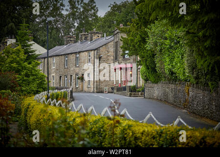 Waddington piccolo e pittoresco villaggio vicino a Clitheroe in Ribble Valley, Lancashire, Country Kitchen (rosso) Assembly Rooms, Clitheroe Rd, Foto Stock