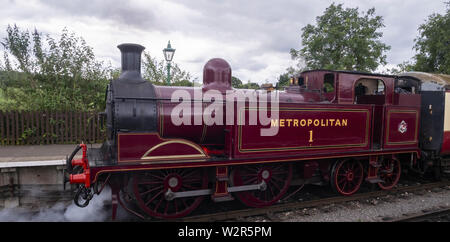 Stazione ferroviaria Metrpolitan n. 1 CLASSE E 0-4-2 locomotiva del serbatoio a North Weald stazione a Epping e Ongar railway Foto Stock