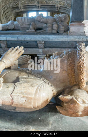 Tombe medievali, Tong chiesa di San Bartolomeo Foto Stock