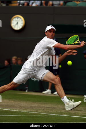 Il torneo di Wimbledon, Regno Unito. 10 Luglio, 2019. Sam QUERREY degli Stati Uniti durante il suo quarterfinal match contro Rafael Nadal a Wimbledon oggi. Nadal ha vinto in retta fissa di anticipo per le semifinali dove egli affronterà Roger Federer Credito: Adam Stoltman/Alamy Live News Foto Stock