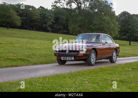 1981 80s MG B GT al Classic Car Rally tenutosi domenica 7th luglio 2019. La mostra di auto classiche di metà estate di Mark Woodward si è recata a Carnforth per mostrare più classici, storici, motori d'epoca e oggetti da collezione del patrimonio alla fiera Leighton Hall di quest'anno, un'opportunità per vedere oltre 500 veicoli classici del passato in uno degli spettacoli più completi e diversificati nell'evento estivo di auto classiche. Foto Stock