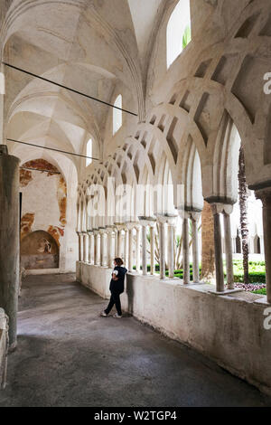 Il chiostro il giardino nel Chiostro del Paradiso, Duomo di Sant'Andrea. Cattedrale di St Andrew, Amalfi, Campania, Italia Foto Stock