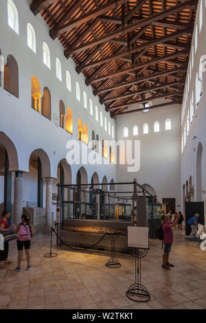 La Basilica del Crocifisso, prima dedicata all'assunzione, poi la Sts. Cosma e Damiano, Museo Diocesano di Amalfi, complesso episcopale, Amalfi Co Foto Stock