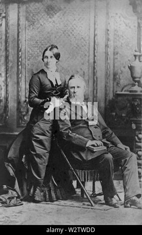 Rutherford B. Hayes (1822-93), XIX Presidente degli Stati Uniti 1877-81, e sua moglie Lucy Webb Hayes (1831-89), Carte de visite, 1870 Foto Stock