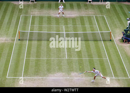 Il torneo di Wimbledon, Regno Unito. 10 Luglio, 2019. Kei Nishikori del Giappone durante gli Uomini Singoli Quarti di finale di partita del torneo di Wimbledon Lawn Tennis Championships contro Roger Federer a tutti England Lawn Tennis e Croquet Club di Londra, in Inghilterra il 10 luglio 2019. Credito: AFLO/Alamy Live News Foto Stock