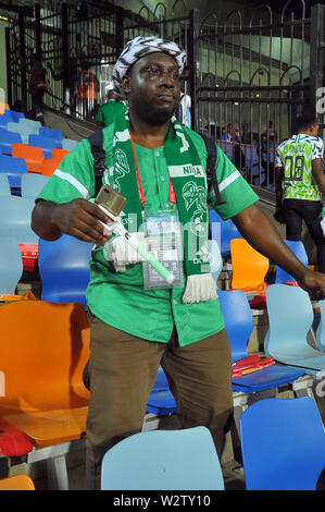 Il Cairo, Egitto. 10 Luglio, 2019. I sostenitori della Nigeria durante la Nigeria vs Sud Africa.Totale Africa Coppa delle Nazioni Egitto 2019 nello Stadio Internazionale del Cairo.foto: Chokri Mahjoub Credito: Chokri Mahjoub/ZUMA filo/Alamy Live News Foto Stock