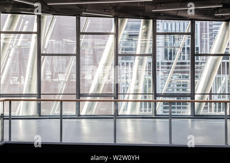 Forme geometriche e motivi in architettura contemporanea. Foto Stock