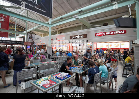 Food court nel Vineland Orlando Premium Outlets Mall Florida USA Stati Uniti d'America Foto Stock