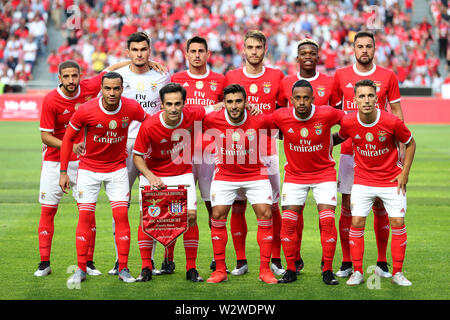 Lisbona, Portogallo. 10 Luglio, 2019. Benfica i giocatori di porre prima di un amichevole Pre-Season partita di calcio tra SL Benfica e RSC Anderlecht a Lisbona, Portogallo, il 10 luglio 2019. Anderlecht ha vinto 2-1. Credito: Pedro Fiuza/Xinhua/Alamy Live News Foto Stock