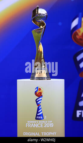 Groupama Stadium, Lione, Francia. 7 Luglio, 2019. FIFA Womens finale di Coppa del Mondo, STATI UNITI D'AMERICA contro Paesi Bassi; la FIFA Womens World Cup Trofeo sul credito display: Azione Plus sport/Alamy Live News Foto Stock